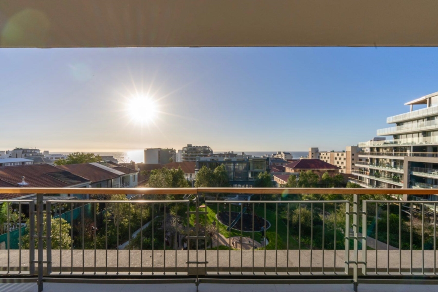 3 Bedroom Property for Sale in Sea Point Western Cape